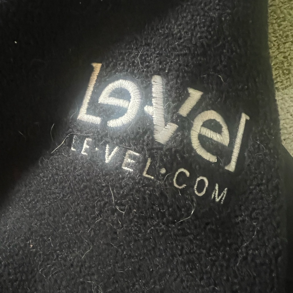 Le-vel Thrive Fleece Size Large - Picture 2 of 4